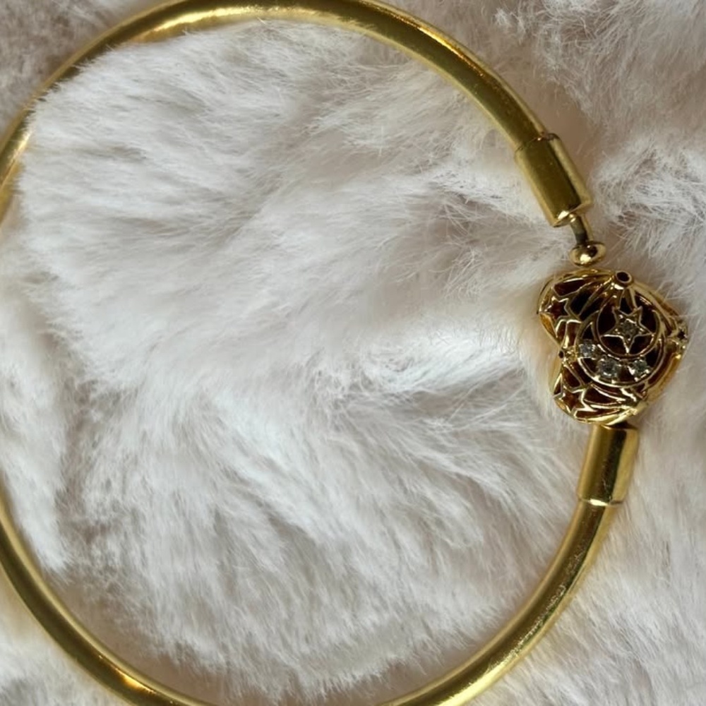Pandora Celestial Heart Clasp Bangle Bracelet